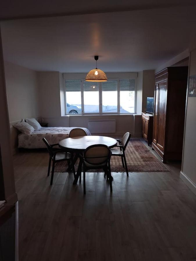 Tres Grand Studio Au Pied Du Plateau D'Angouleme. Luaran gambar
